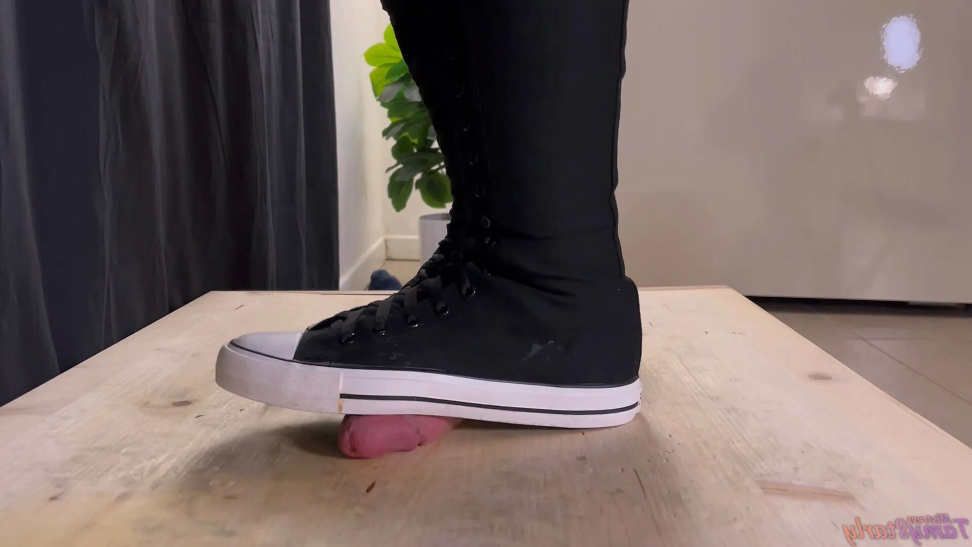 High Converse Crush 2 - 9 Pics