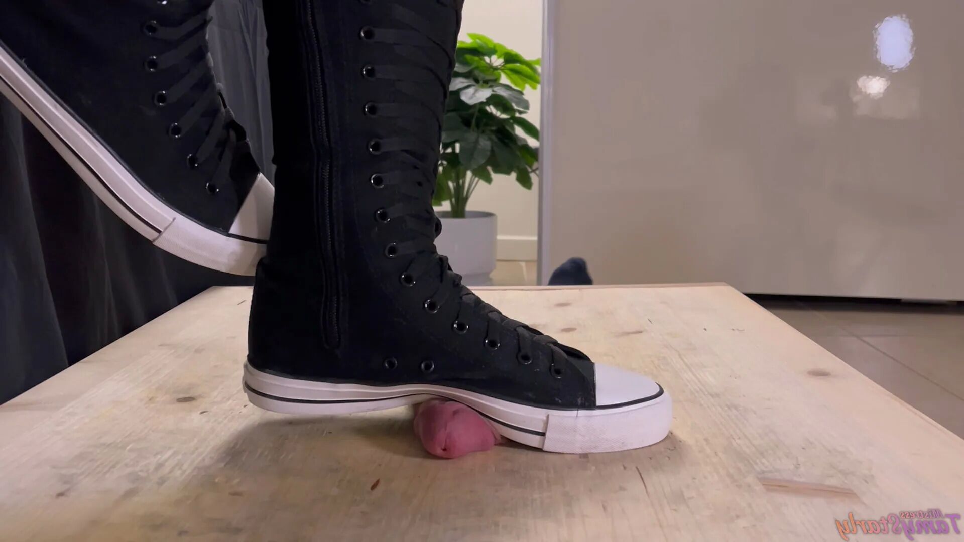 High Converse Crush 2 - 9 Pics