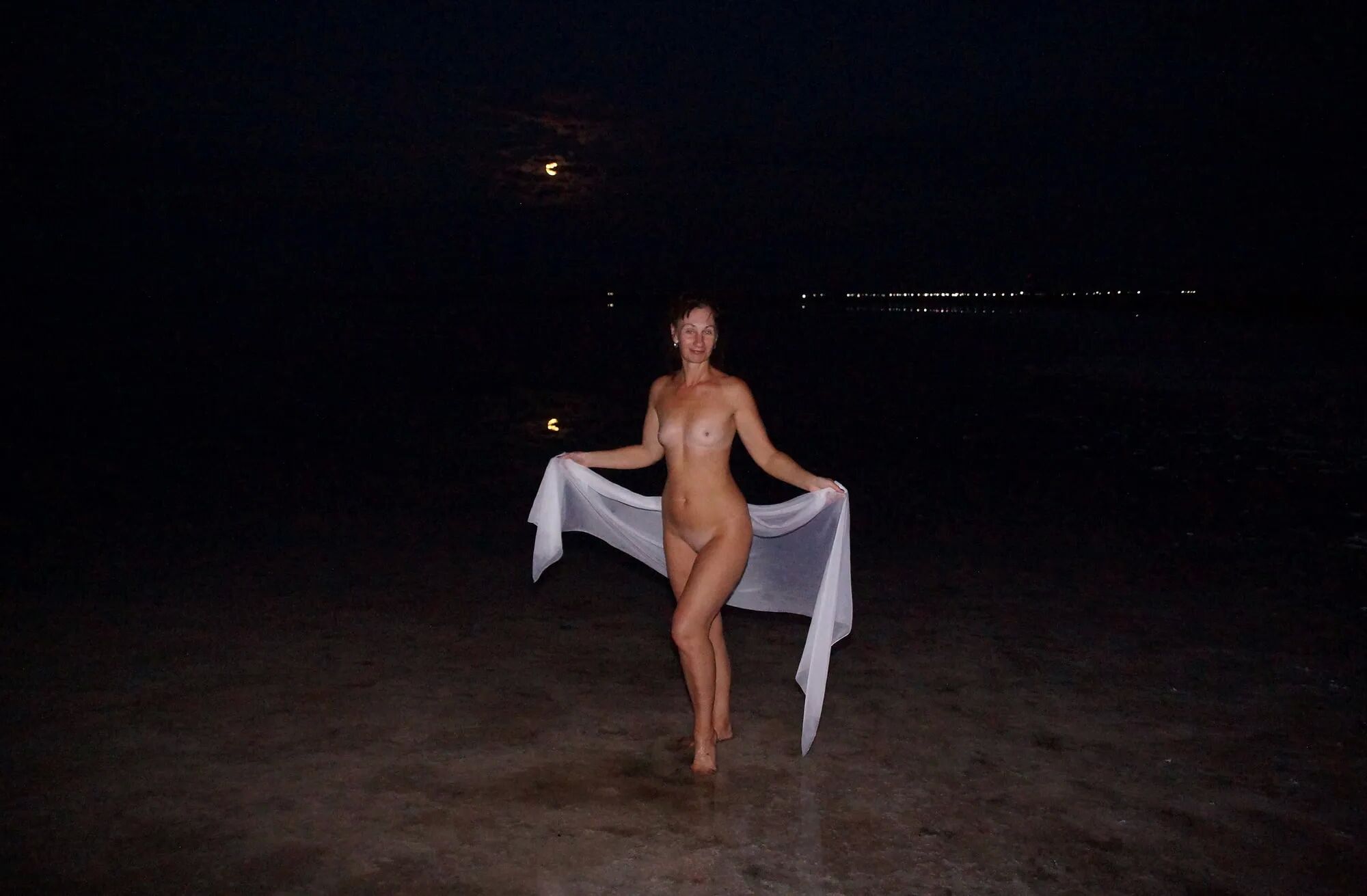 In the moonshine - 39 Pics