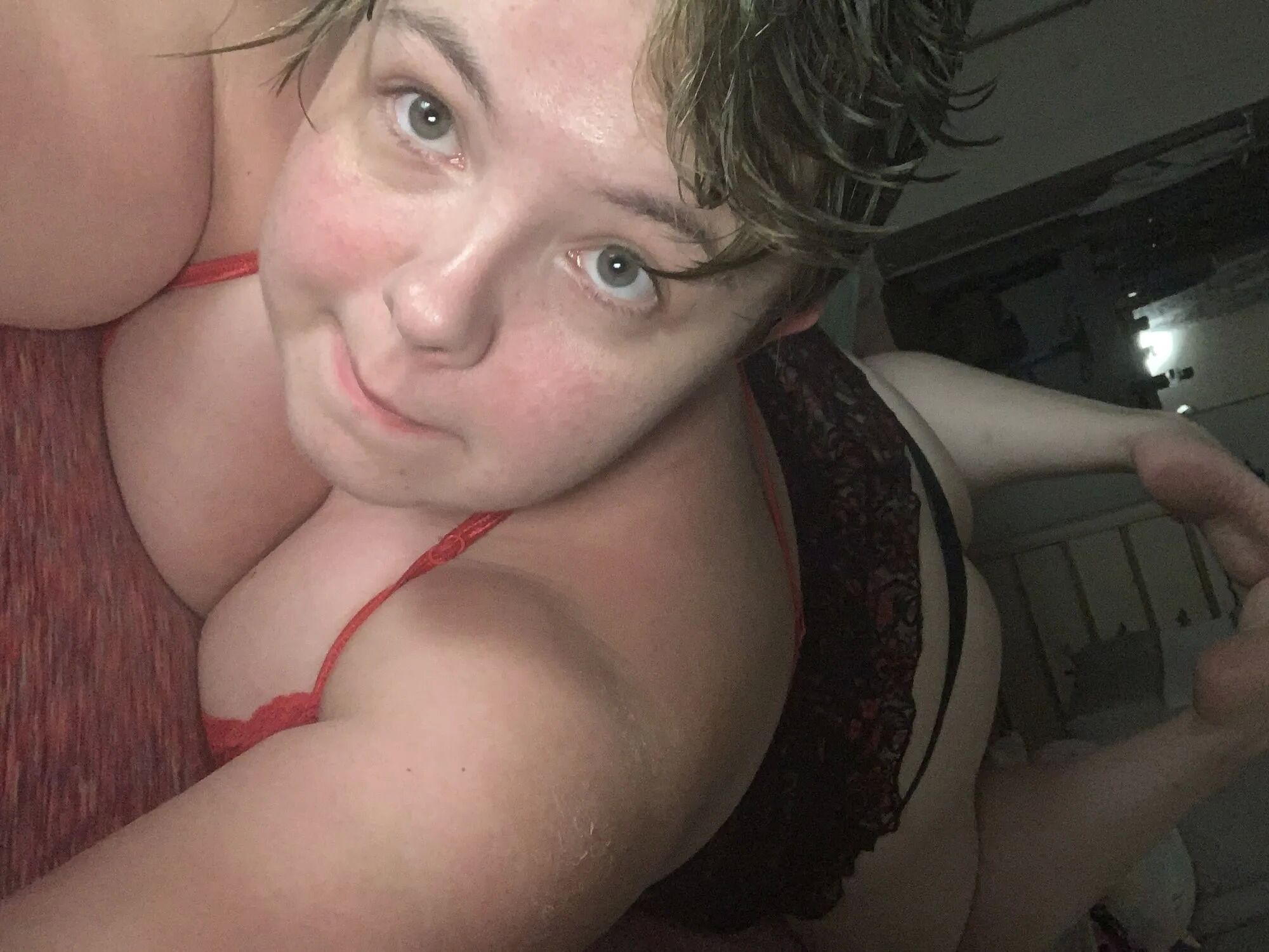 Feeling cute in some sexy outfits - 8 Pics