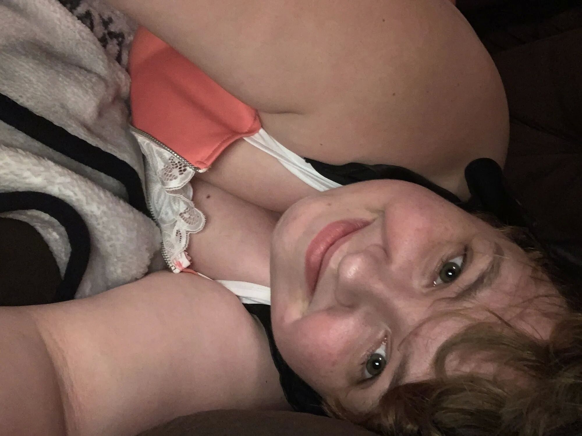 Feeling cute in some sexy outfits - 8 Pics
