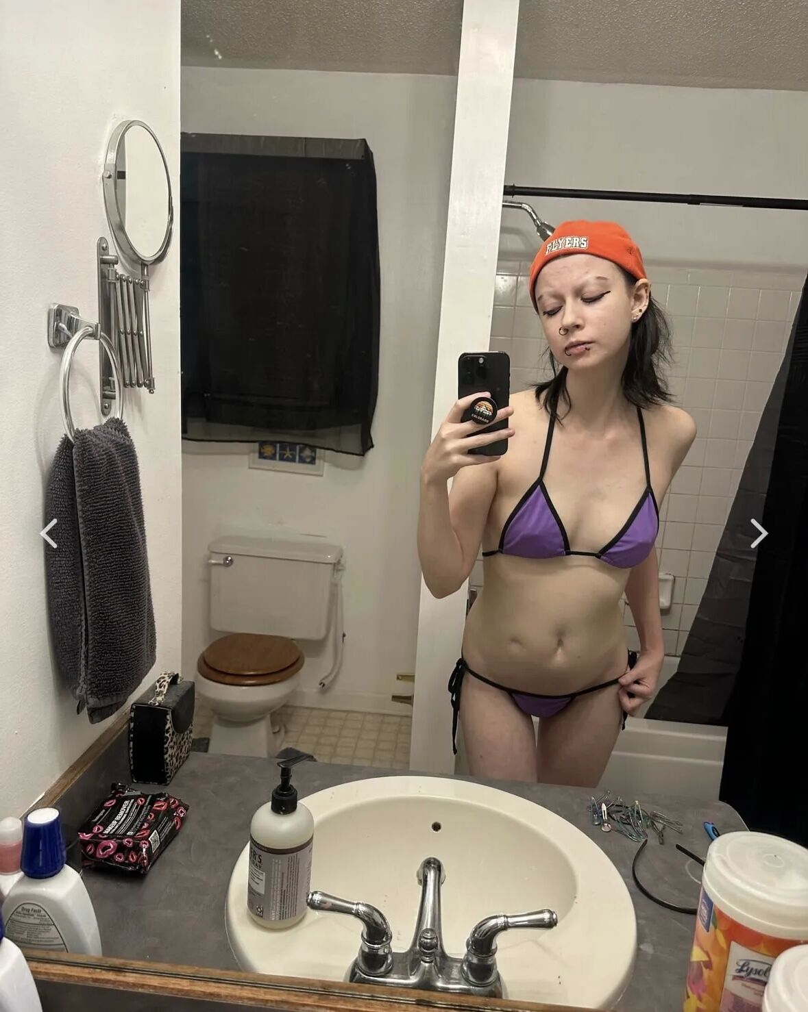 Horny Mommy - 14 Pics