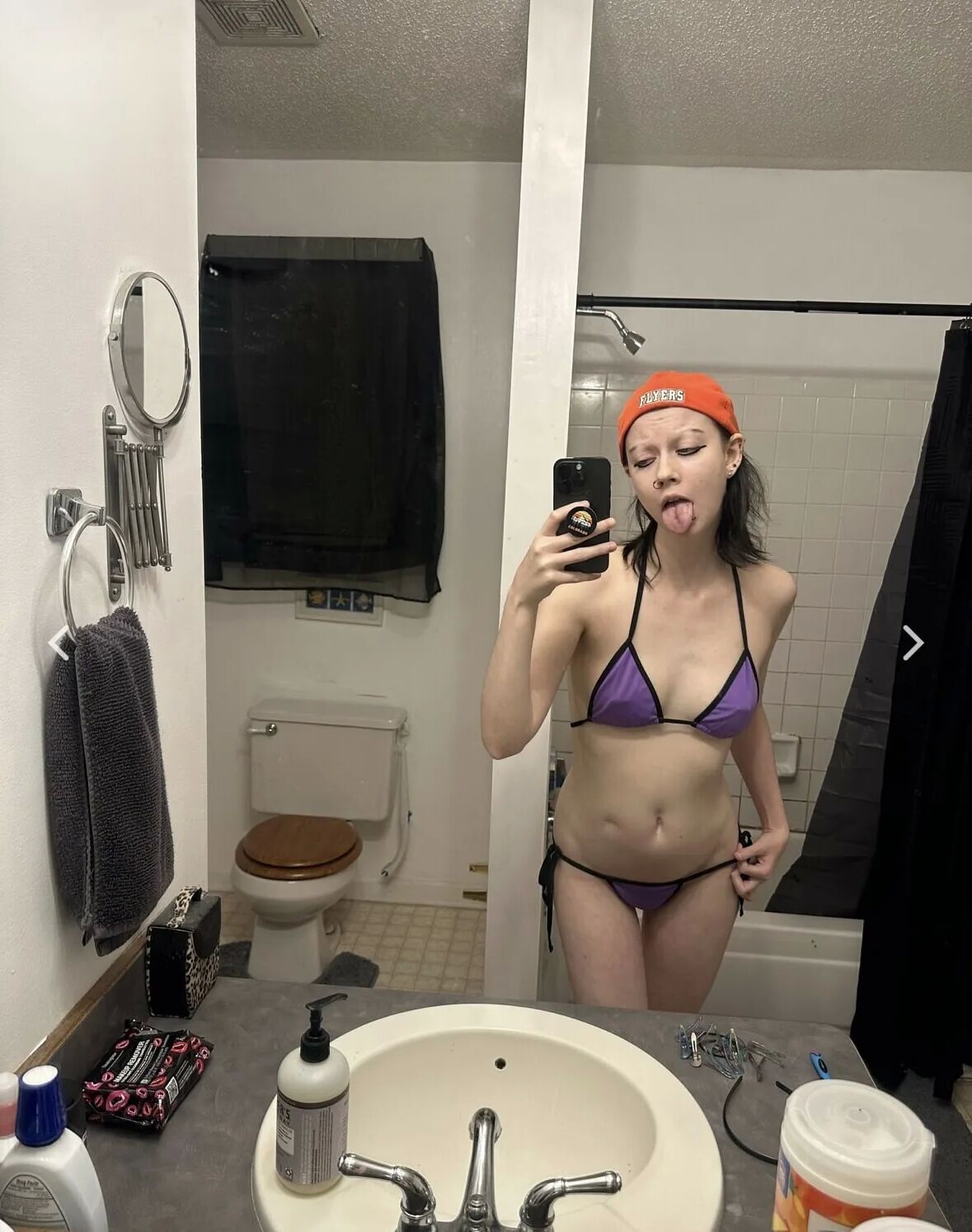 Horny Mommy - 14 Pics