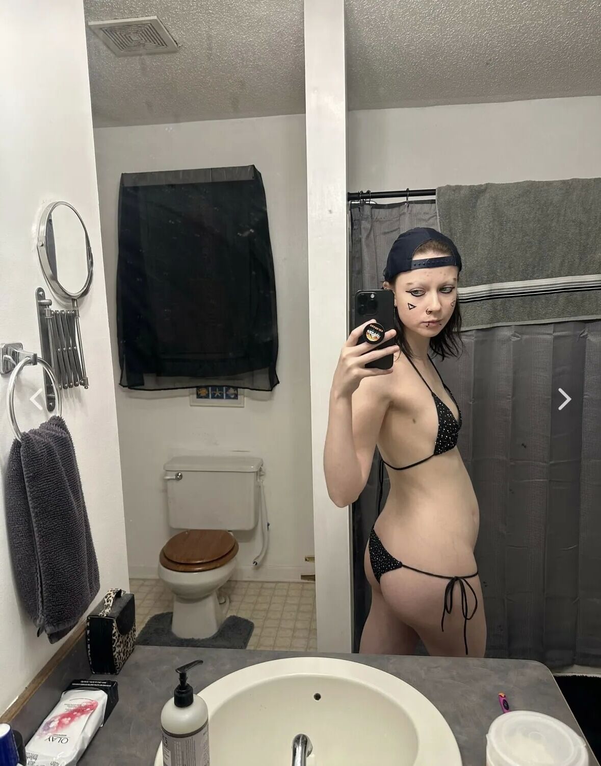 Gothic Milf - 19 Pics
