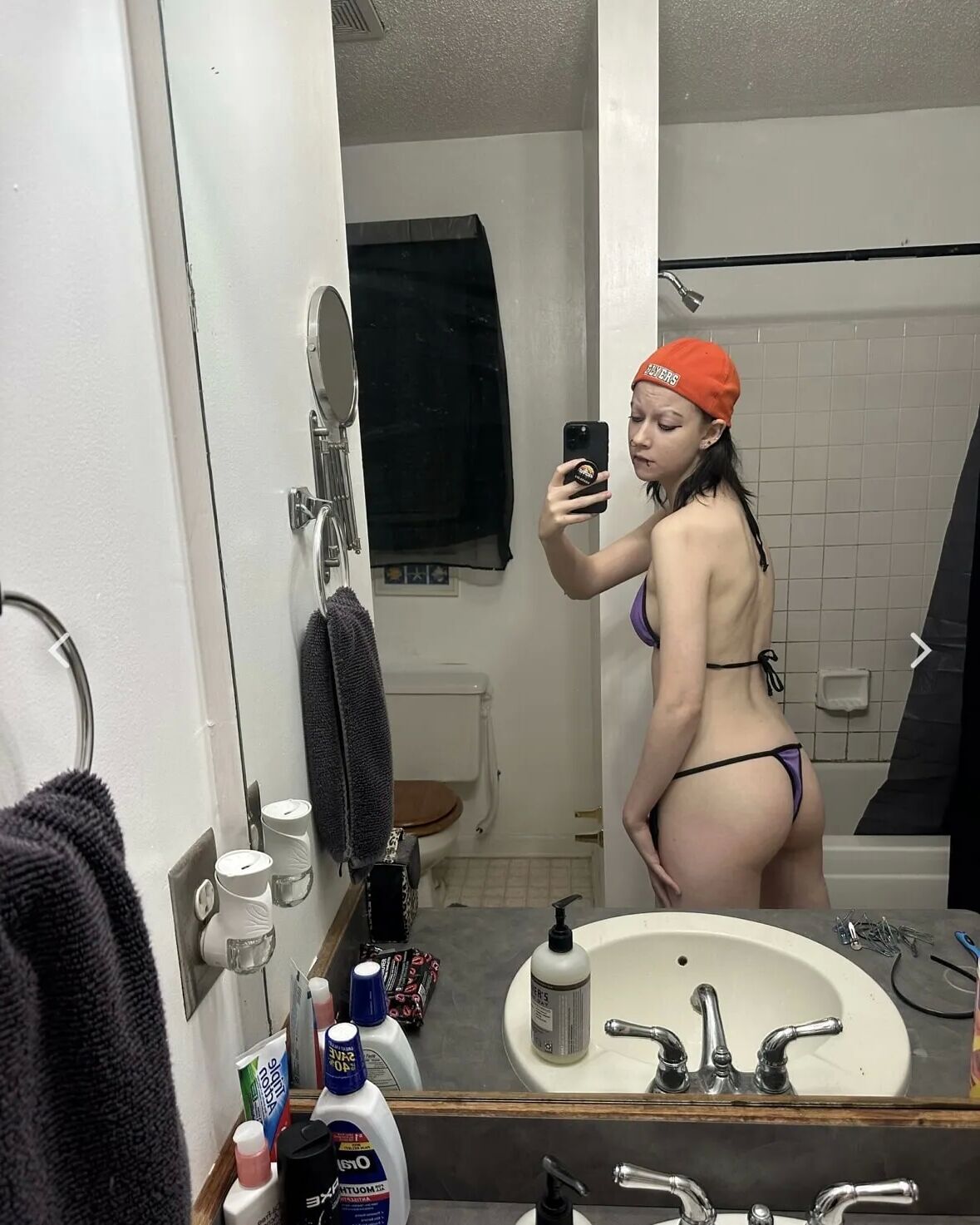 Horny Mommy - 14 Pics