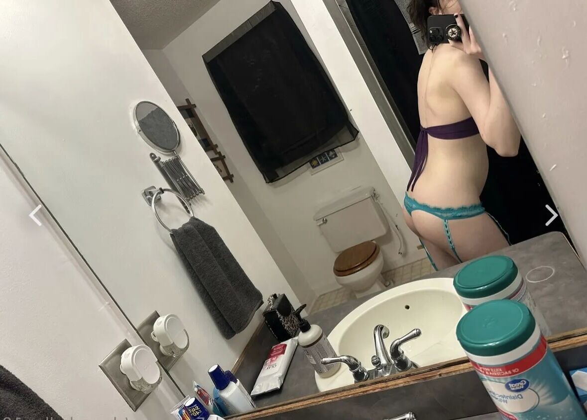 Horny Ariel - 13 Pics