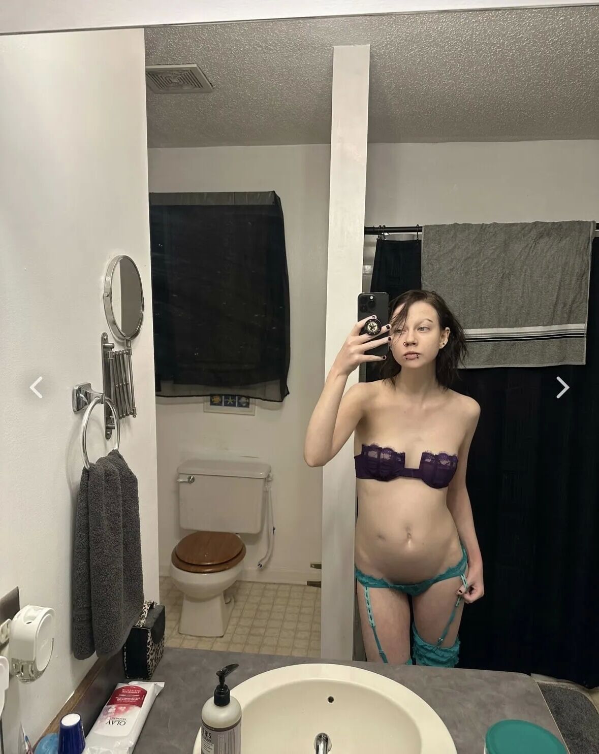 Horny Ariel - 13 Pics