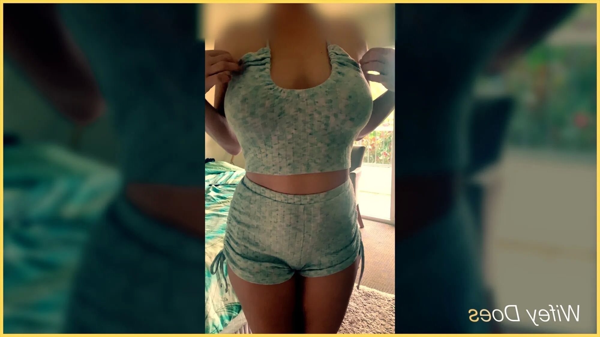 Wifey tries on her new pyjamas - 21 Pics