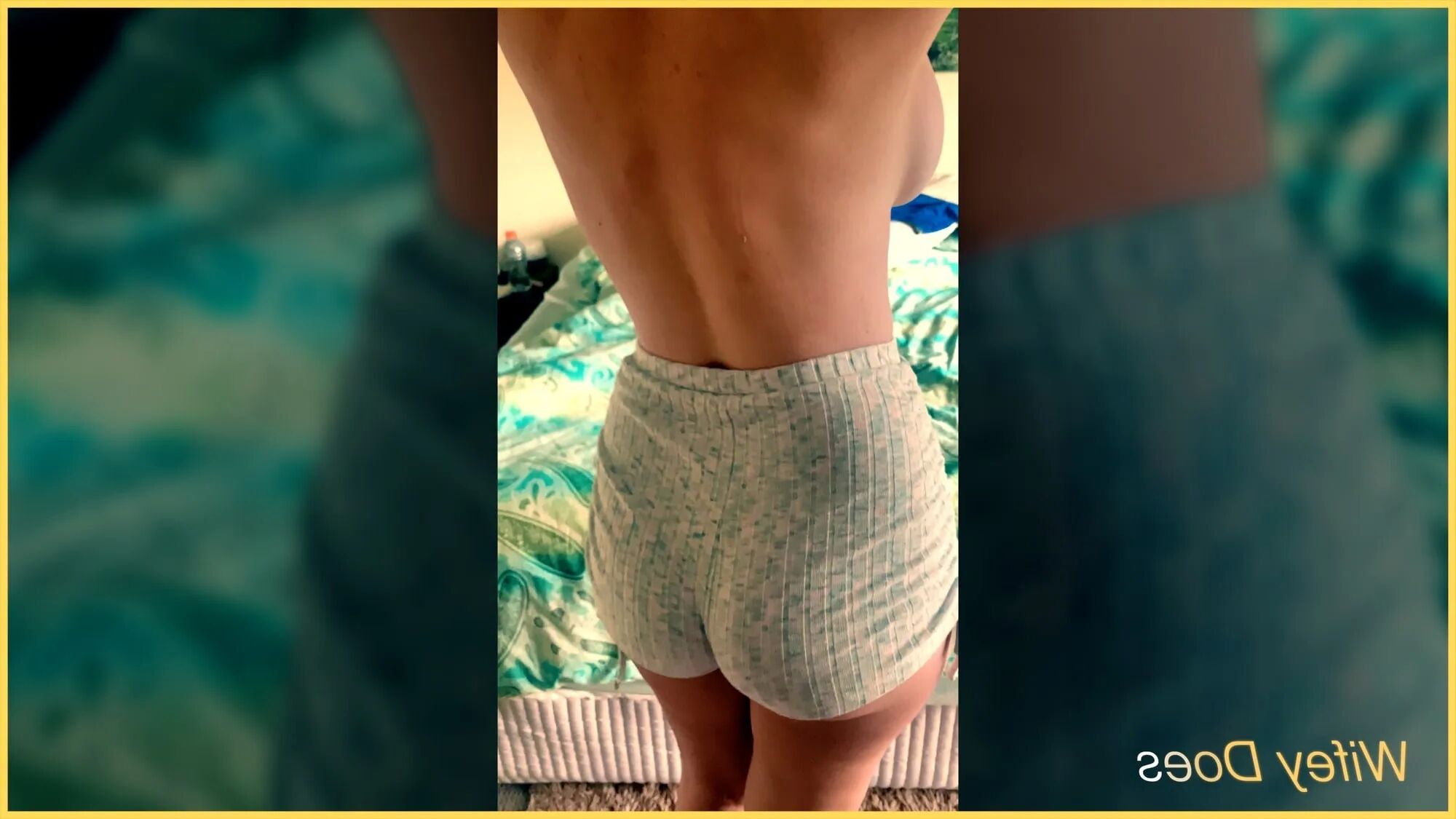 Wifey tries on her new pyjamas - 21 Pics