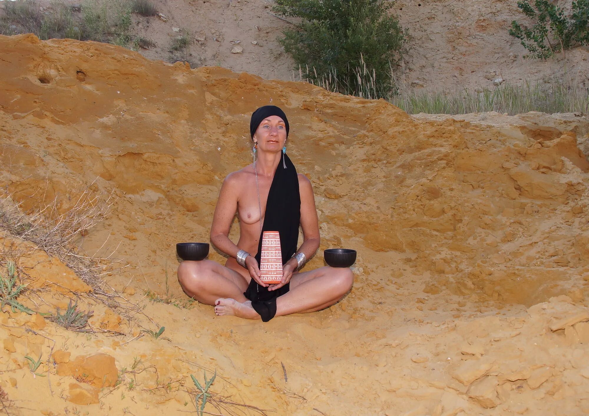 On sand seminude with light-color vase - 35 Pics