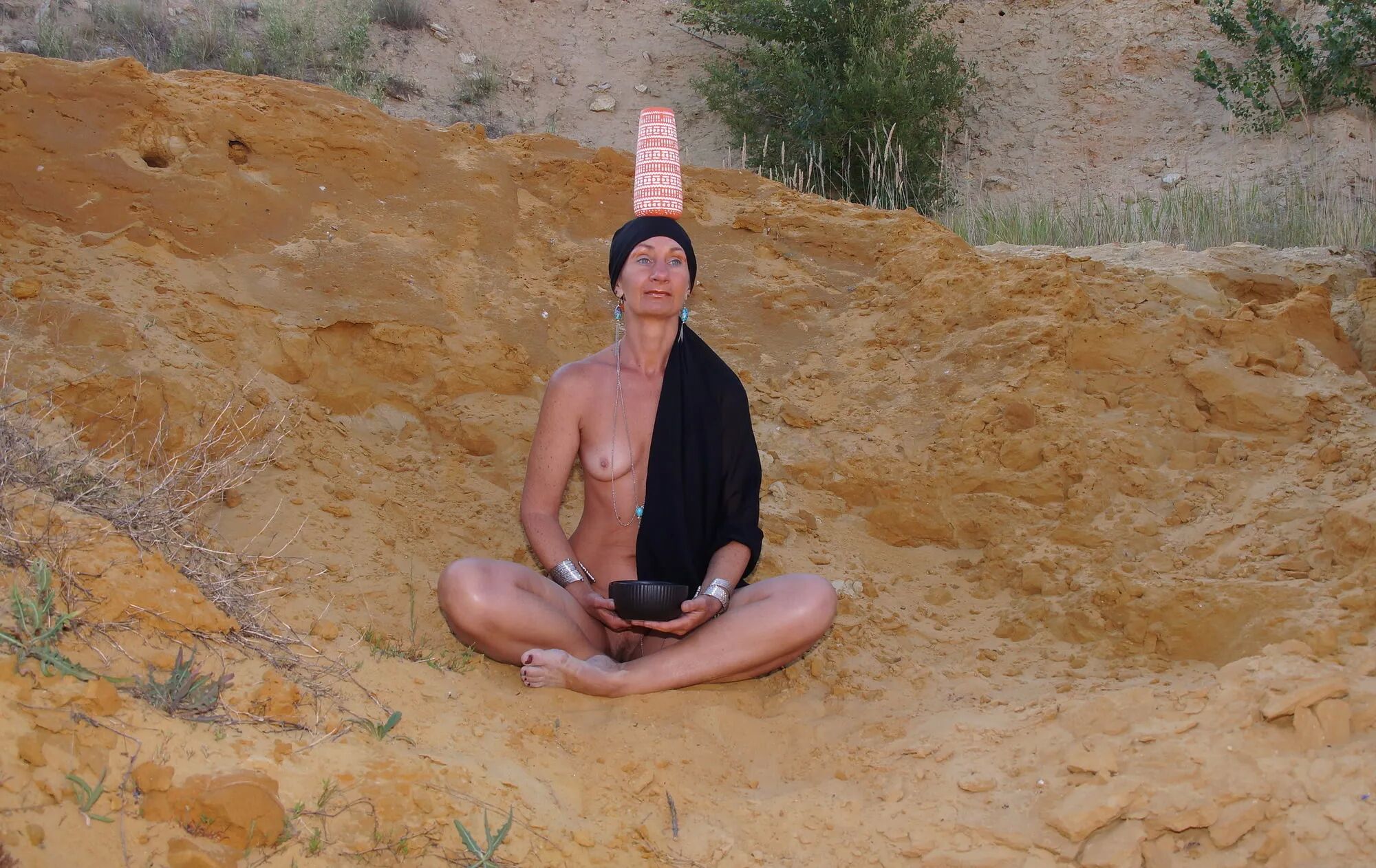 On sand seminude with light-color vase - 35 Pics