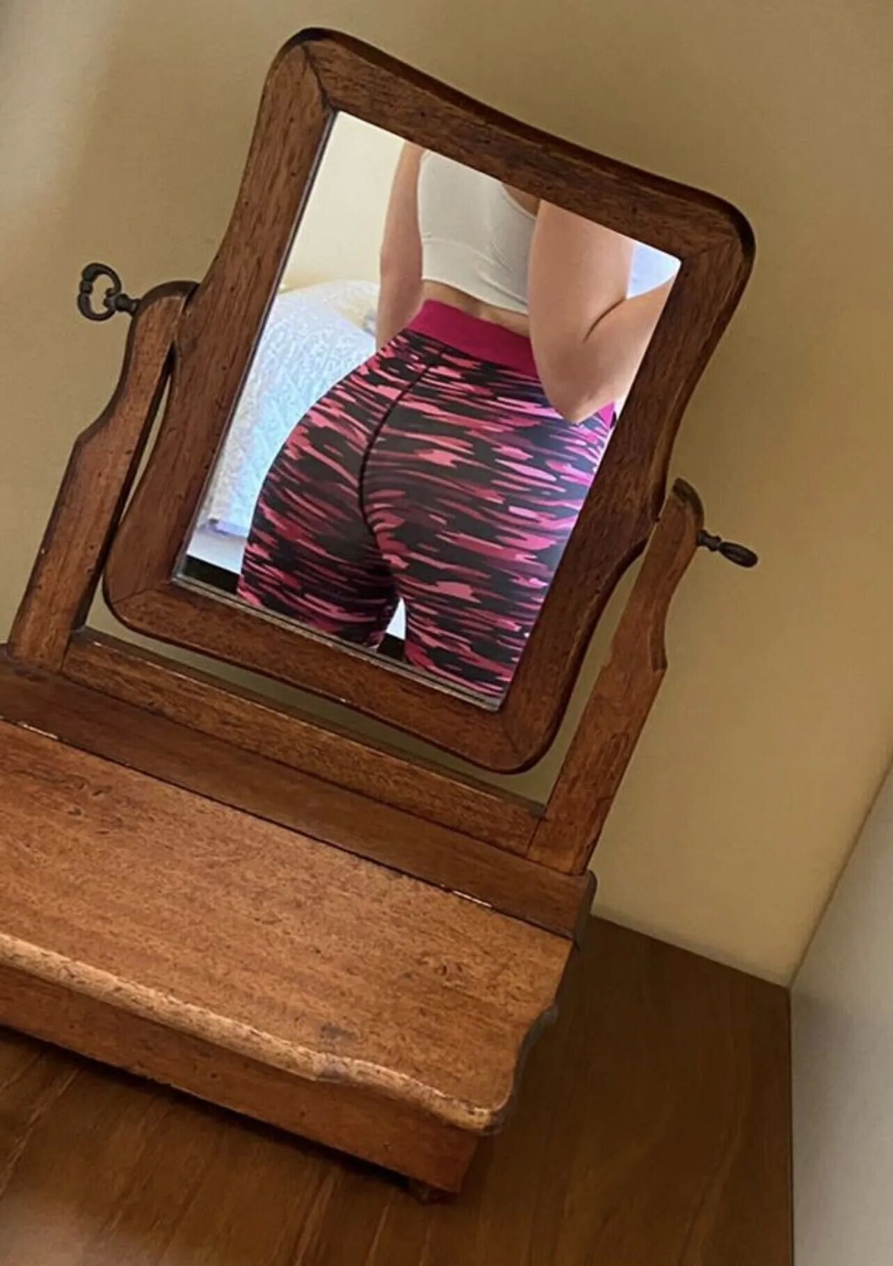 Unposted - 6 Pics
