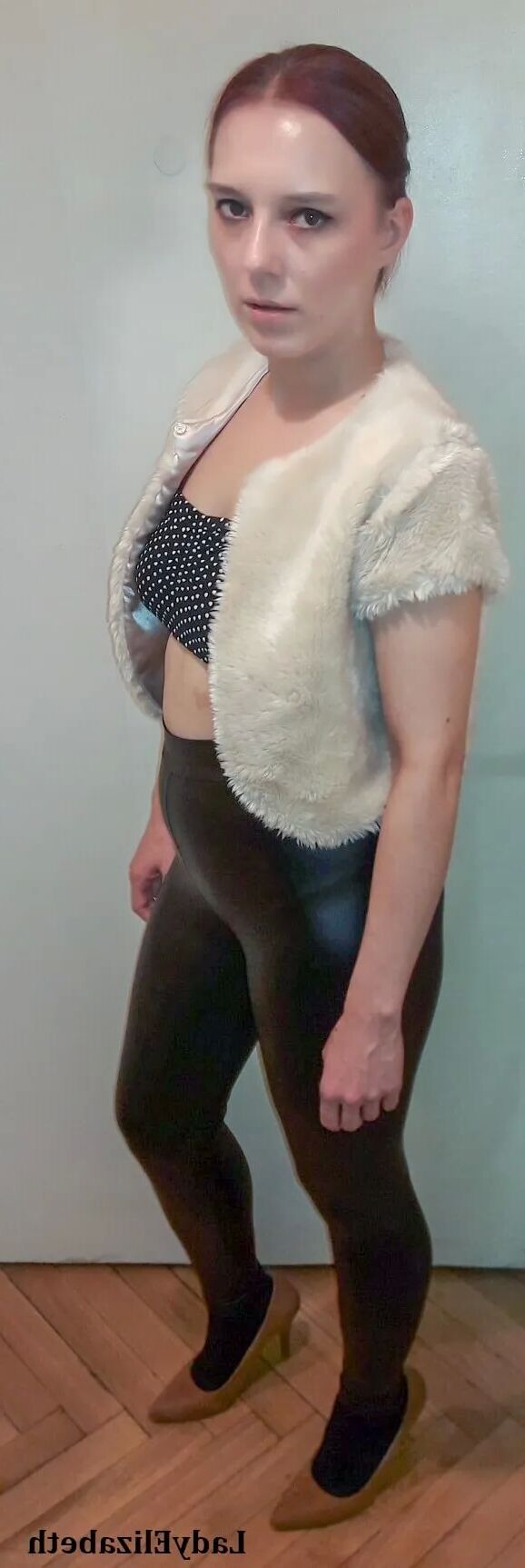 Hot Wife Elizabeth - 7 Pics
