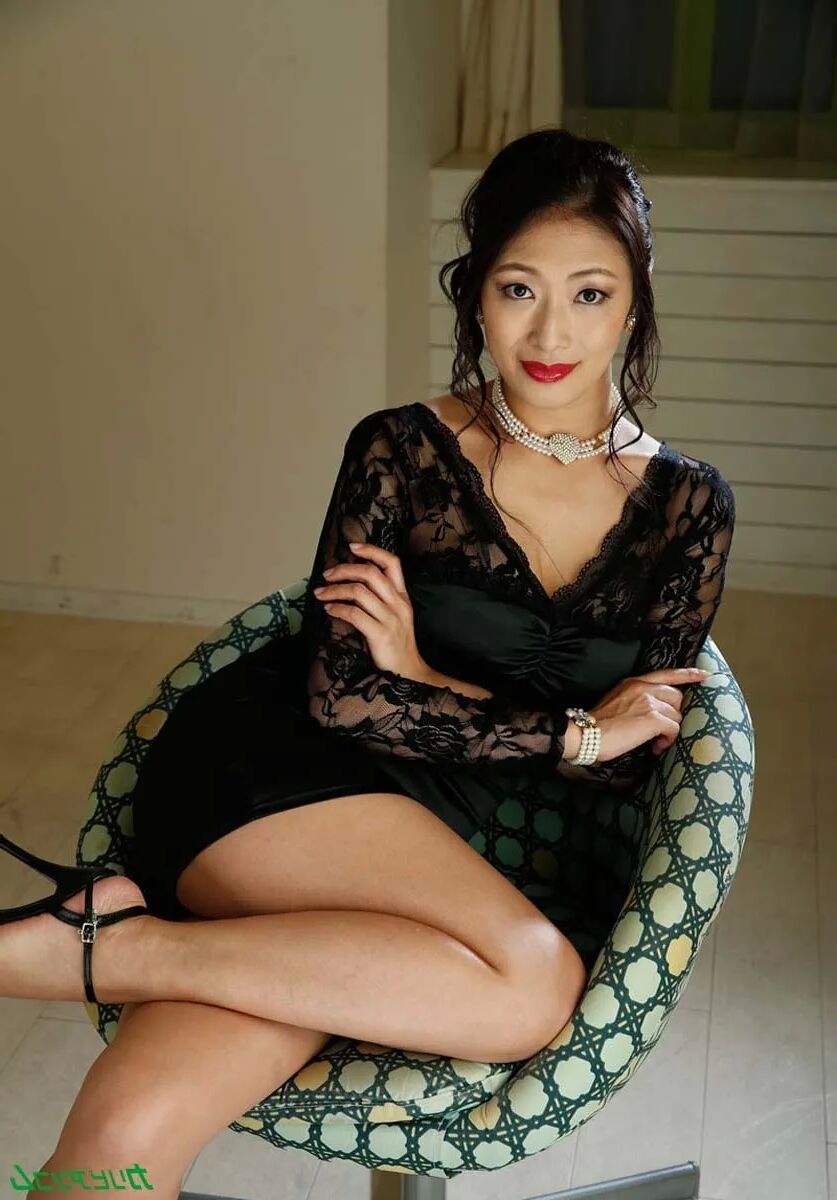 Reiko Kobayakawa :: Fleshy Butt - CARIBBEANCOM - 28 Pics
