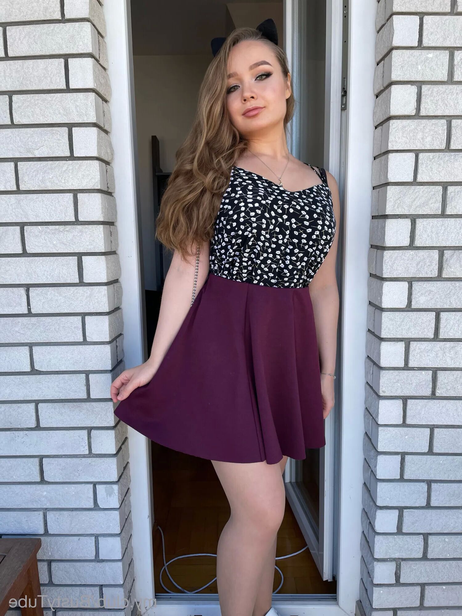 Busty Tube Free Photos - 47 Pics