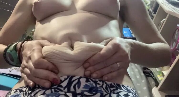 Squishy Stomach Play - 23 Pics