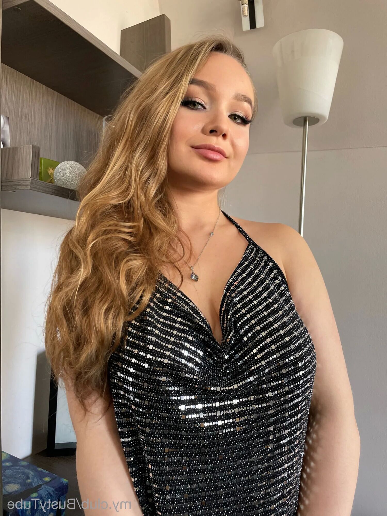 Busty Tube Free Photos - 47 Pics