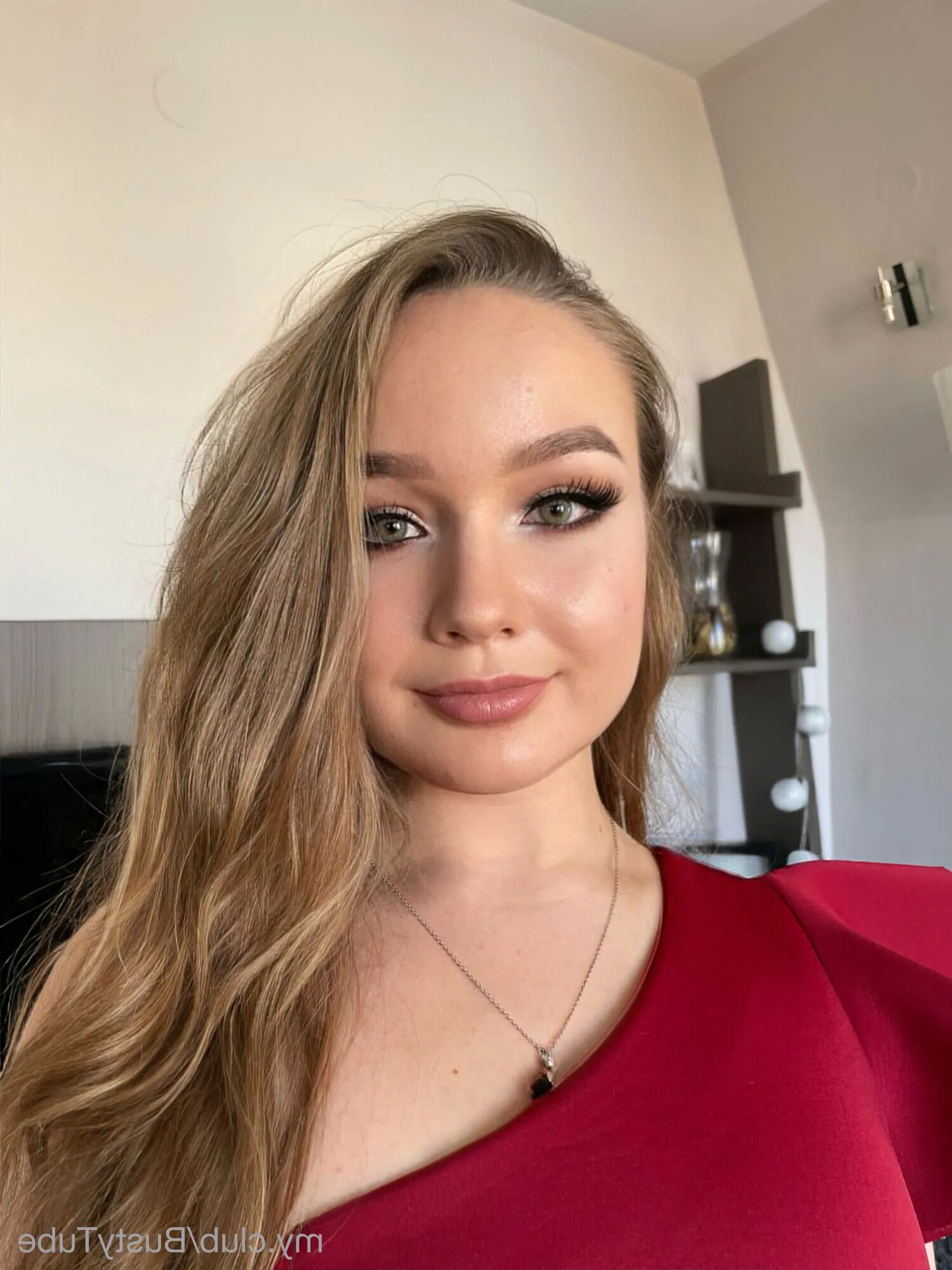 Busty Tube Free Photos - 47 Pics