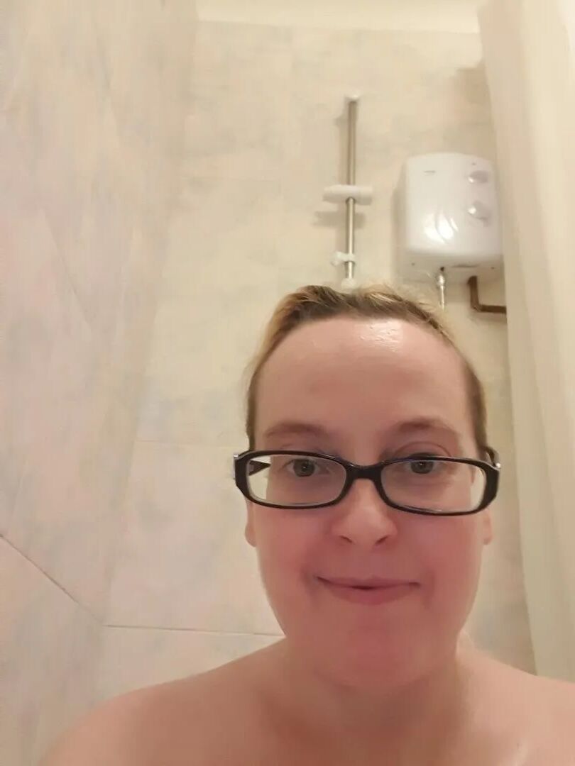 Wife Selfie - 21 Pics