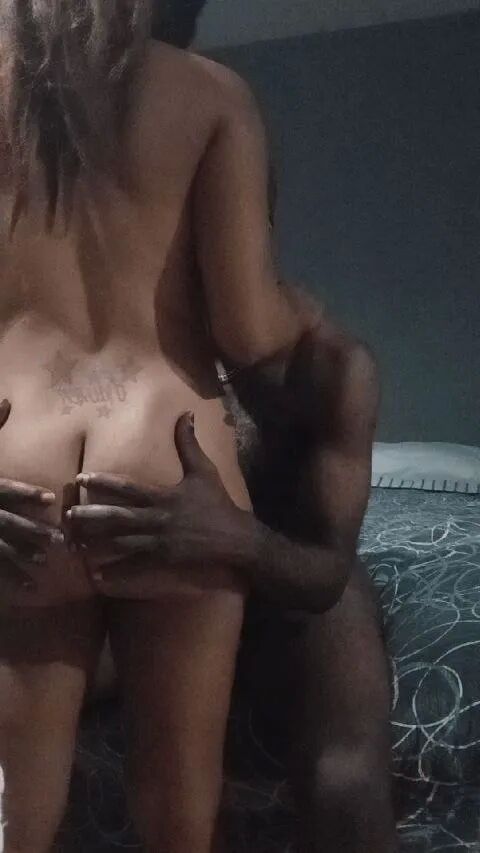 Cute hood Thot African American milf - 104 Pics
