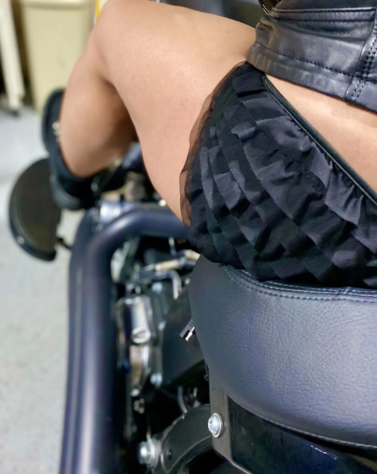 The Real Deal showing her fat ass on the motorcycle - 9 Pics