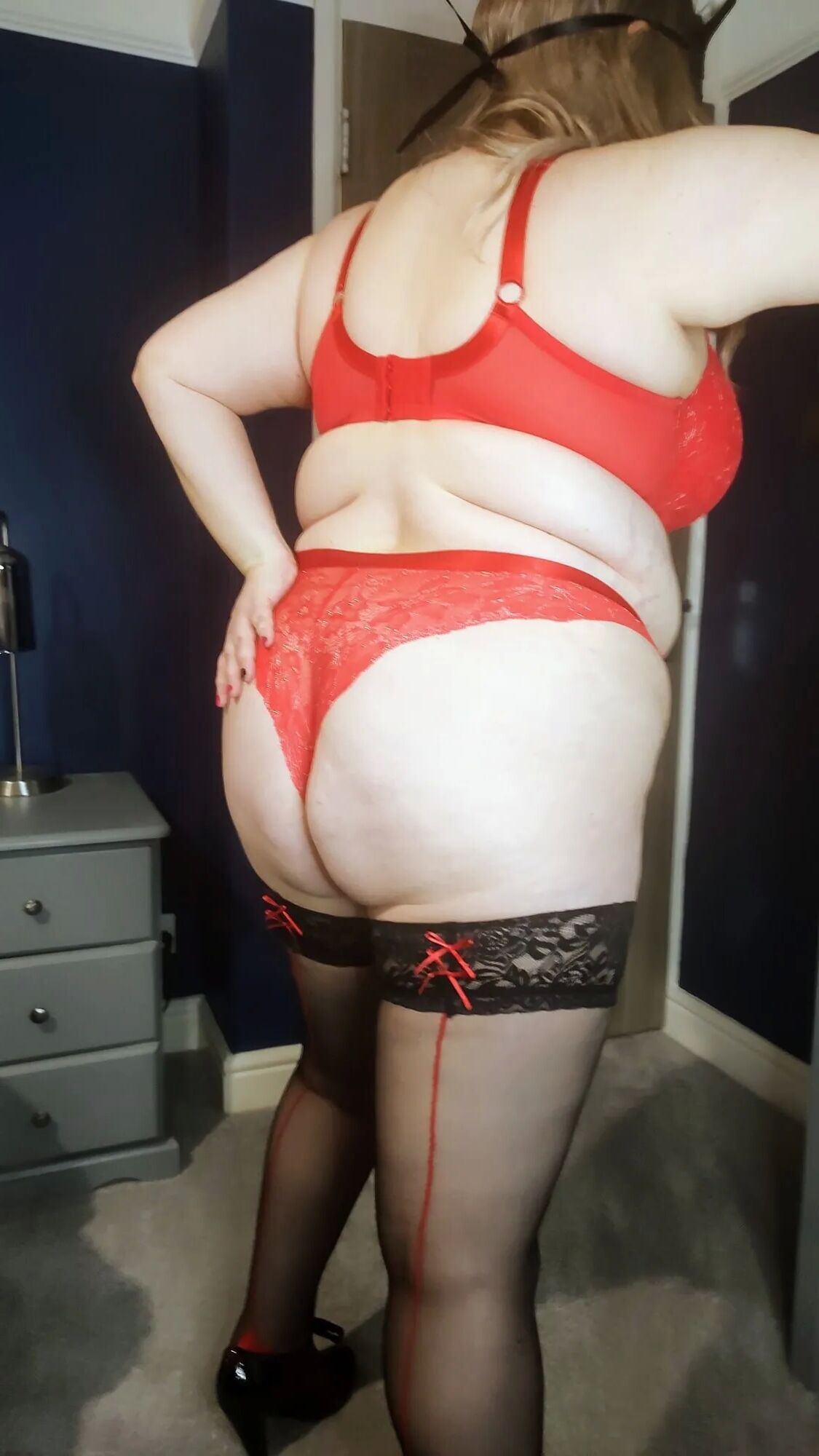 Raunchy Red! - 12 Pics