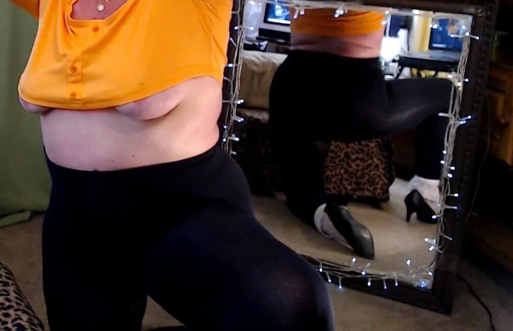 DawnSkye's Boobs - 37 Pics