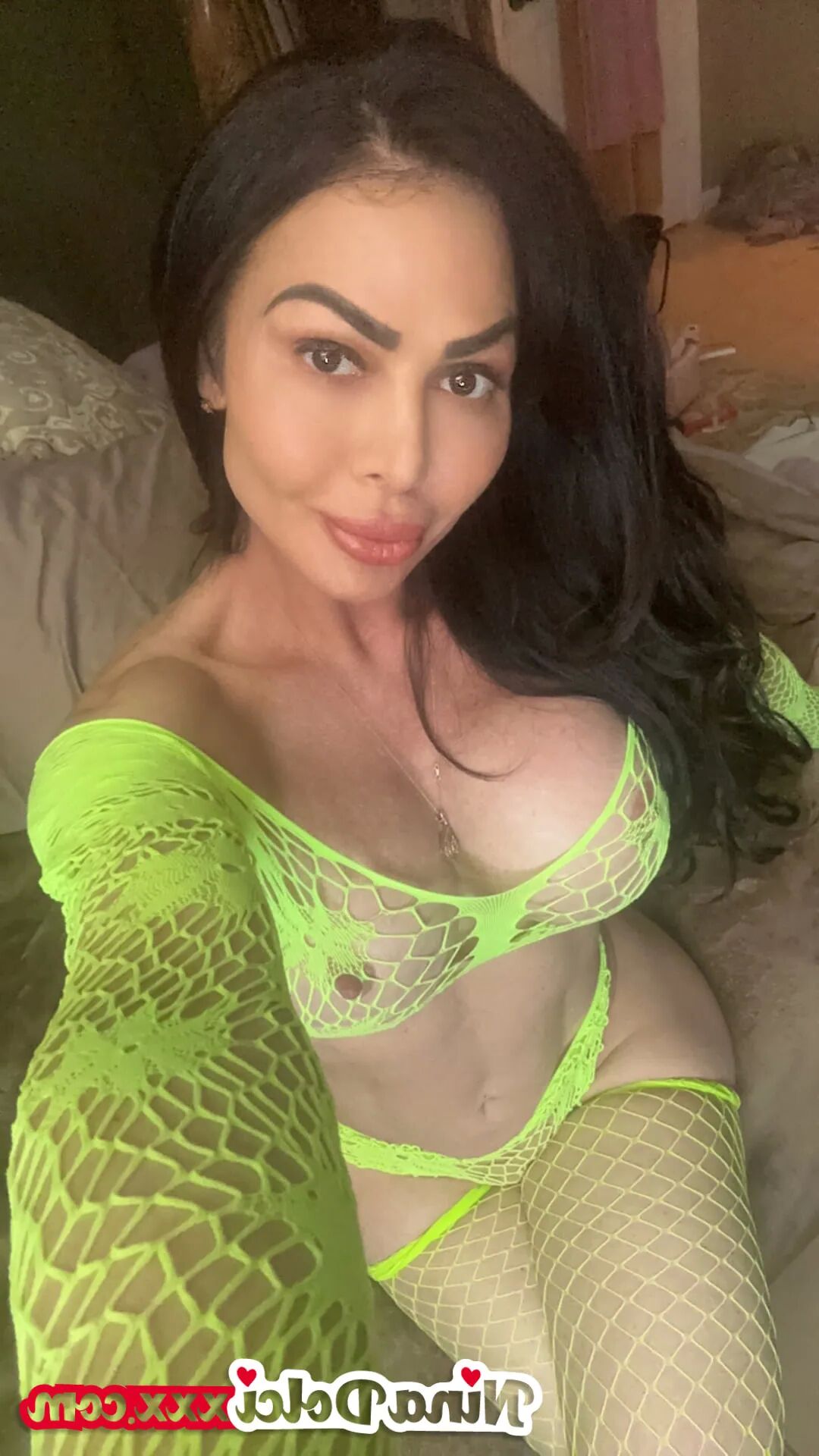 Fit MILF Nina Dolci In Neon Green Fishnets - 15 Pics