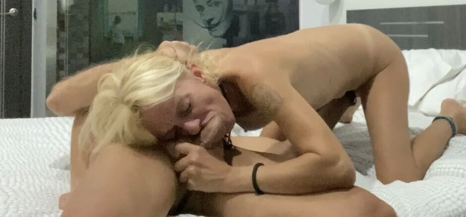 SEXUAL FANTASIES - SHARING DILDO AS A COUPLE BISEXUAL 2 - 51 Pics
