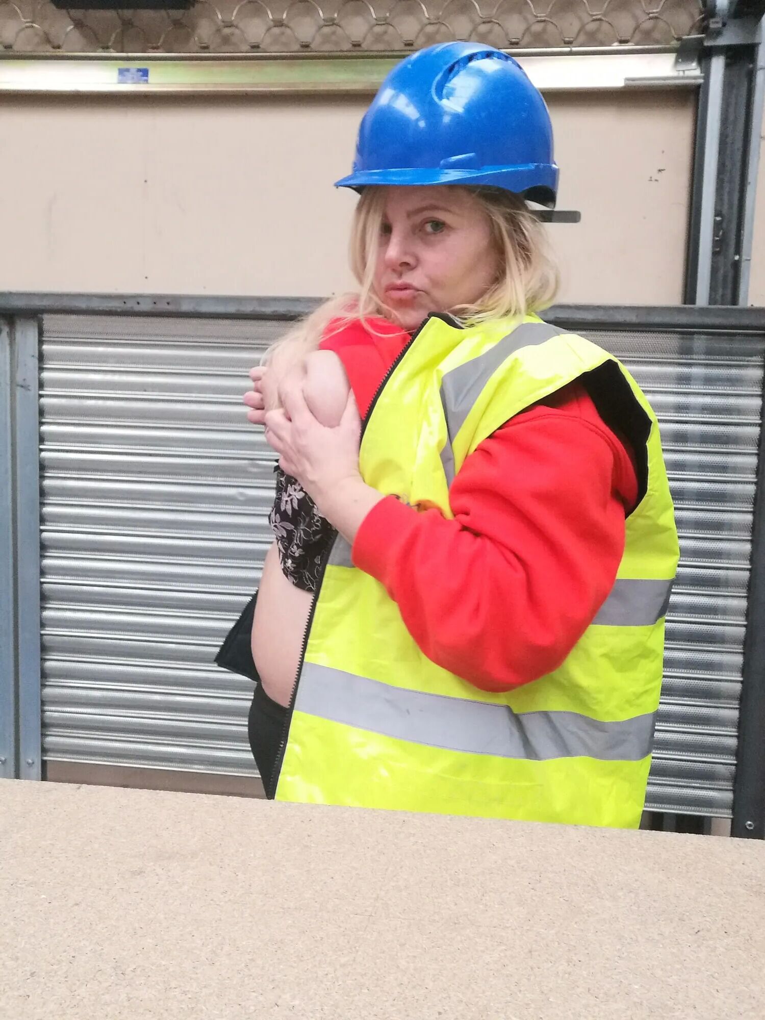 Real Mature Chubby Blonde flashing in the warehouse - 6 Pics