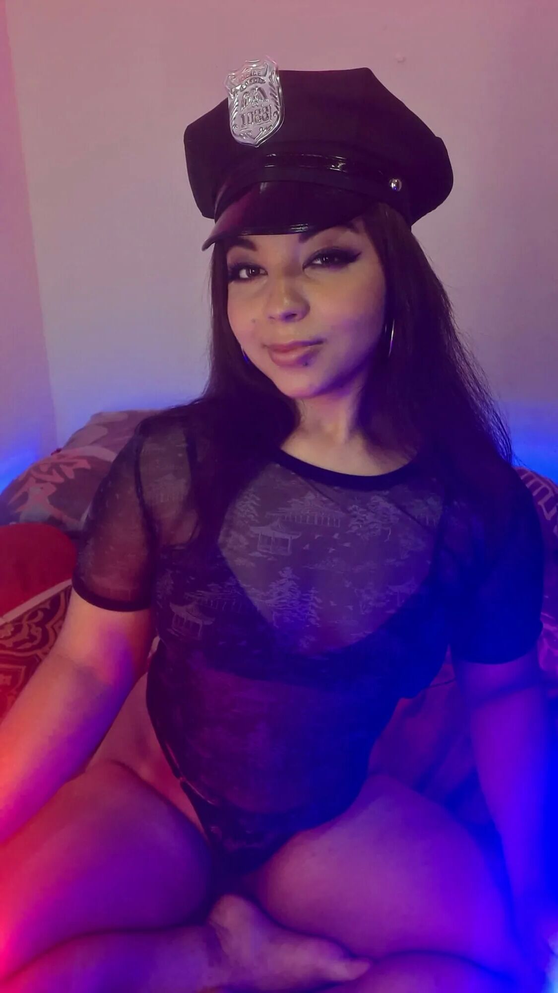 Police bad girl - 6 Pics