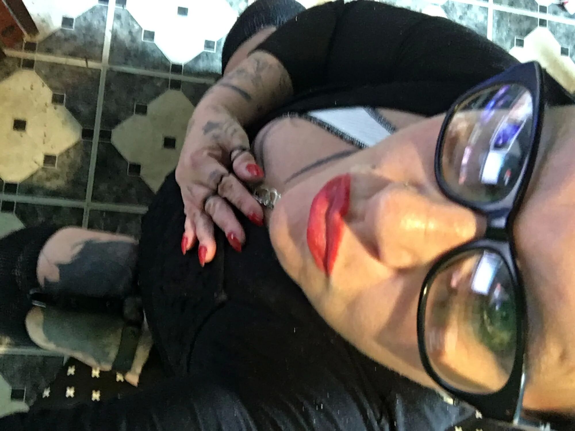 RavenSue - 18 Pics