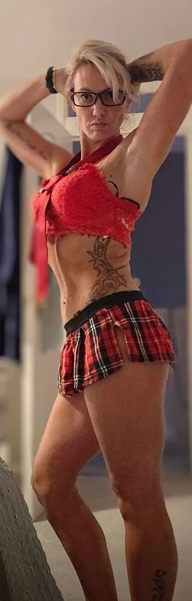 Milf dressed at sexy studen - 23 Pics