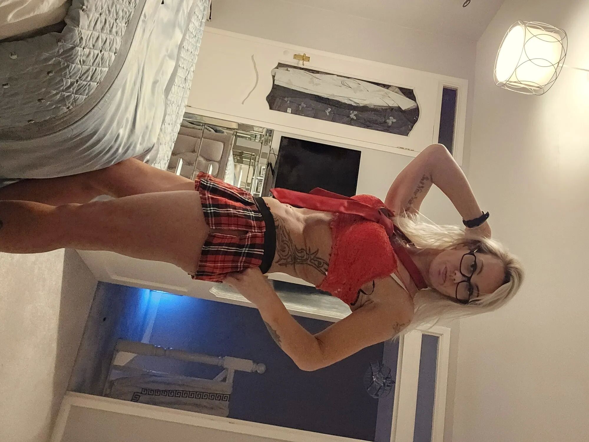 Milf dressed at sexy studen - 23 Pics