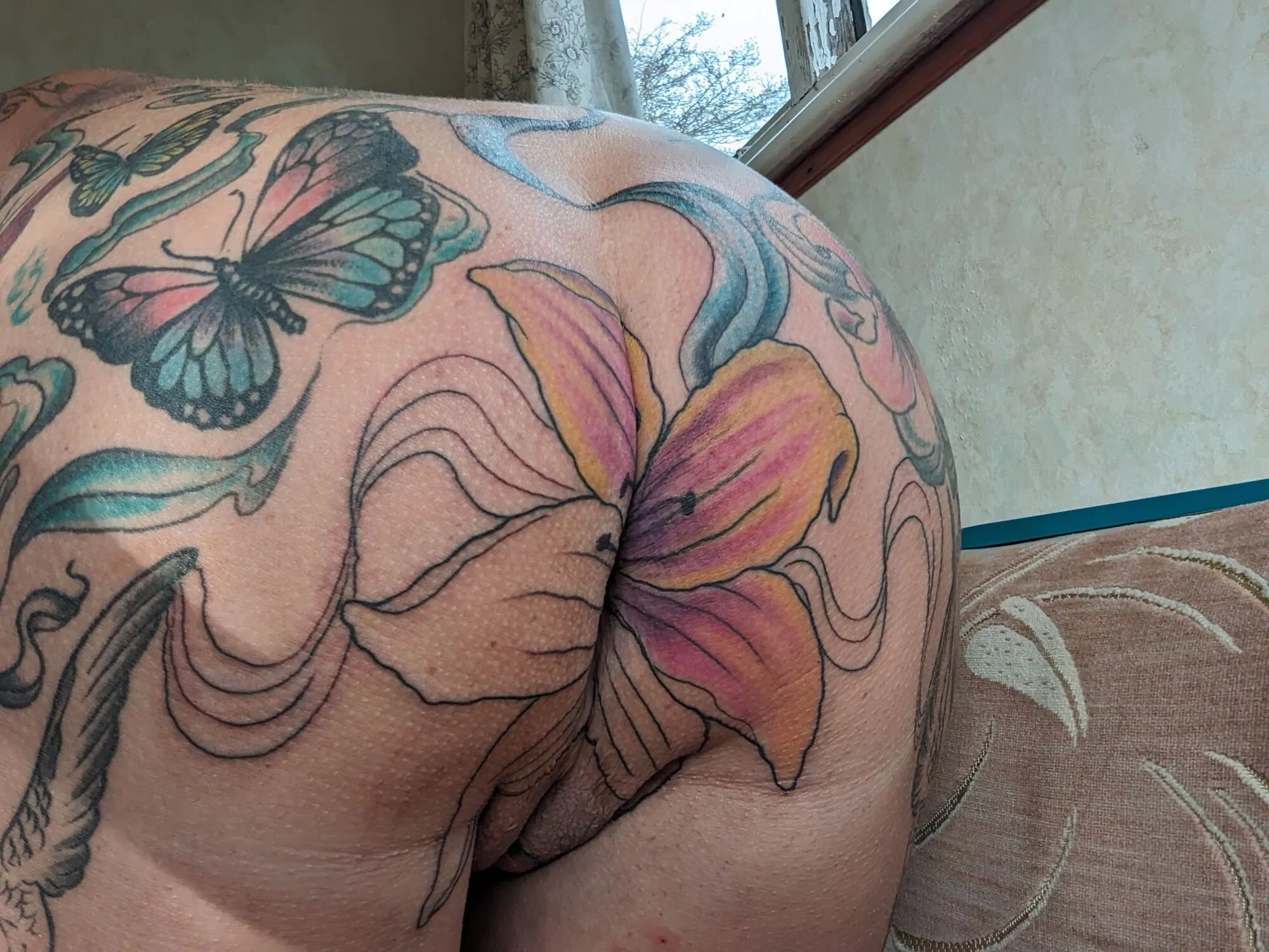 New ass tattoo - 9 Pics