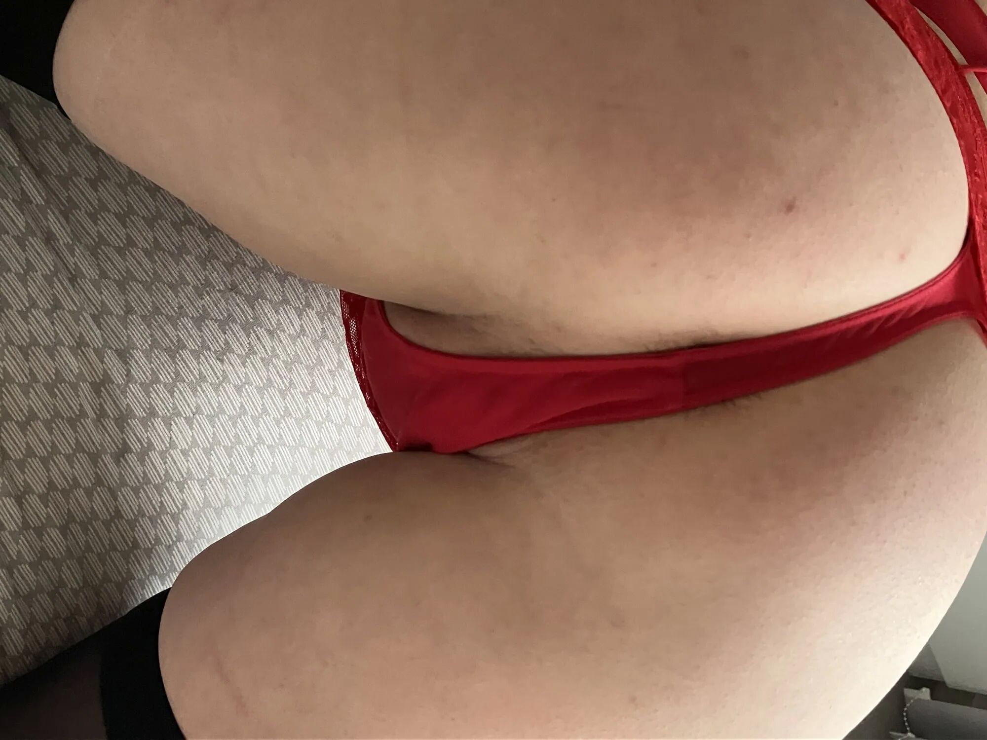 Lady in Red - 10 Pics