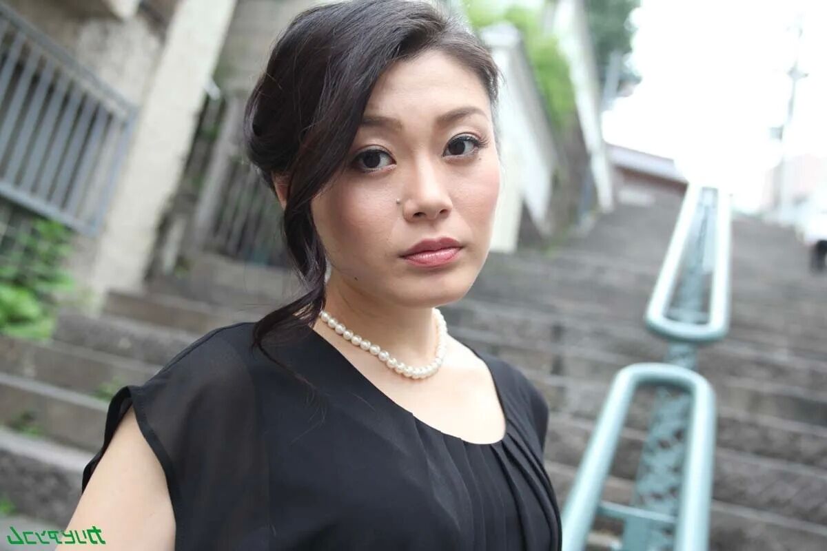 Kyoko Nakajima :: The Heating Widow And Her Neighbor - CARIB - 22 Pics