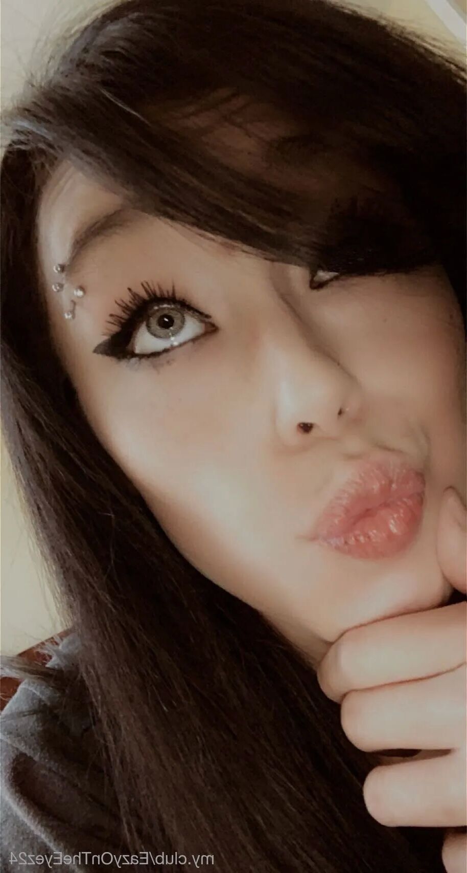 EazyOnTheEyez24 Free Photos - 28 Pics