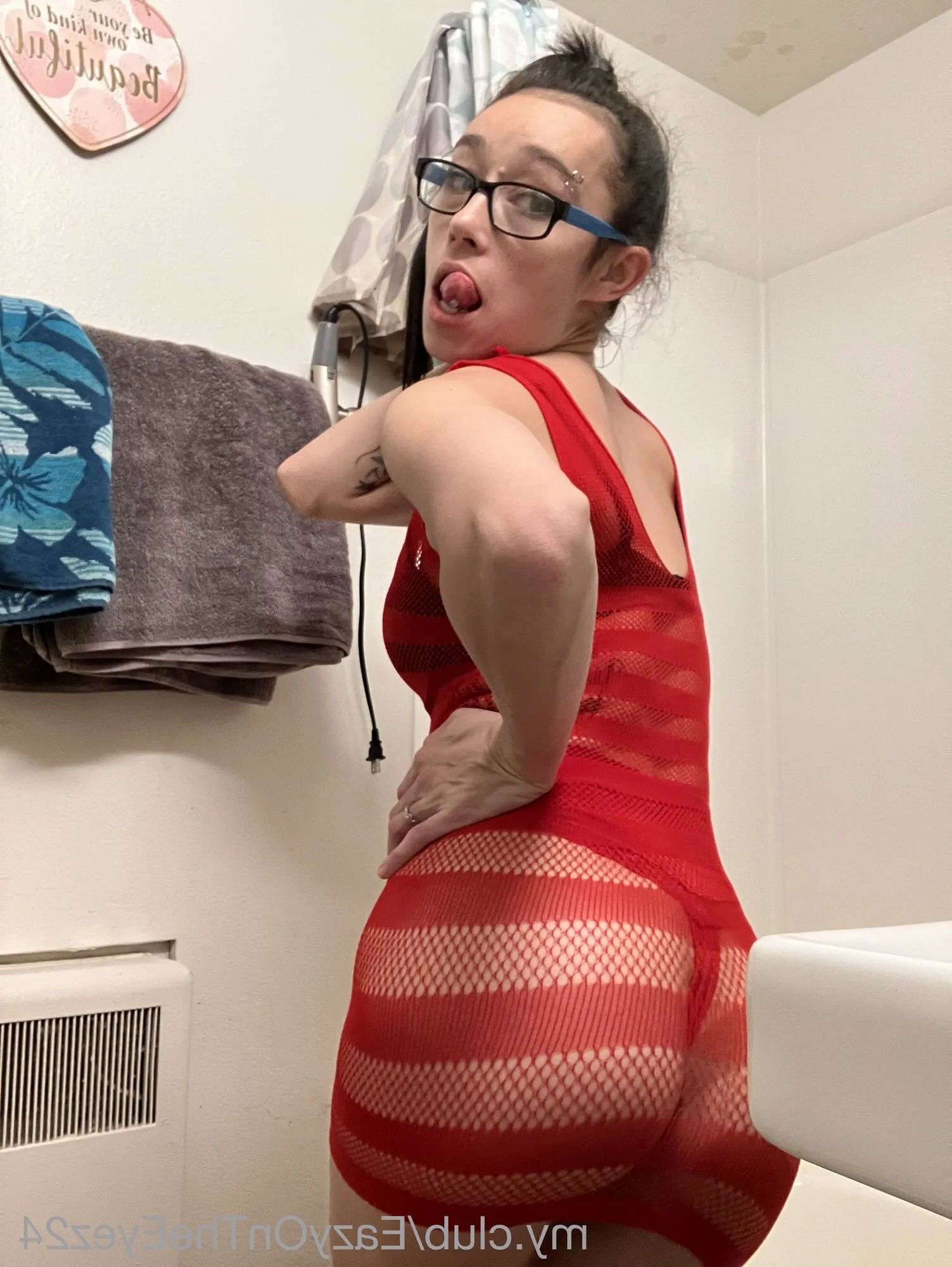 EazyOnTheEyez24 Free Photos - 28 Pics