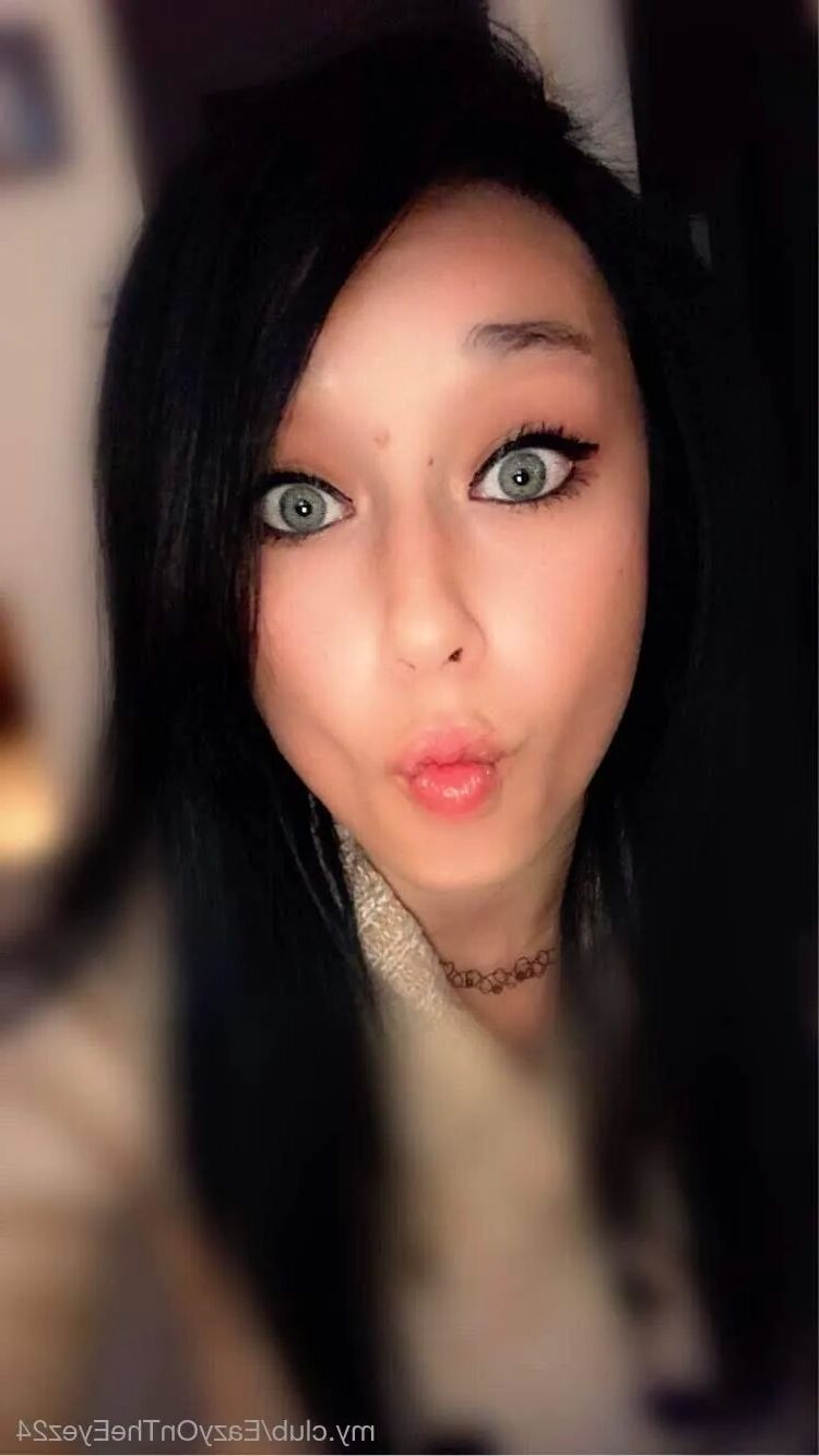 EazyOnTheEyez24 Free Photos - 28 Pics