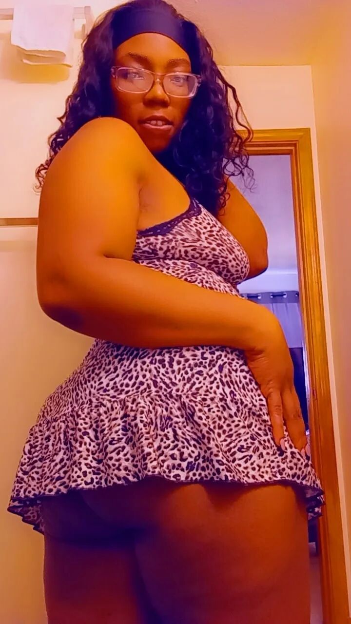 Just trying 2 find out how many dicks I can satisfy in a day - 40 Pics