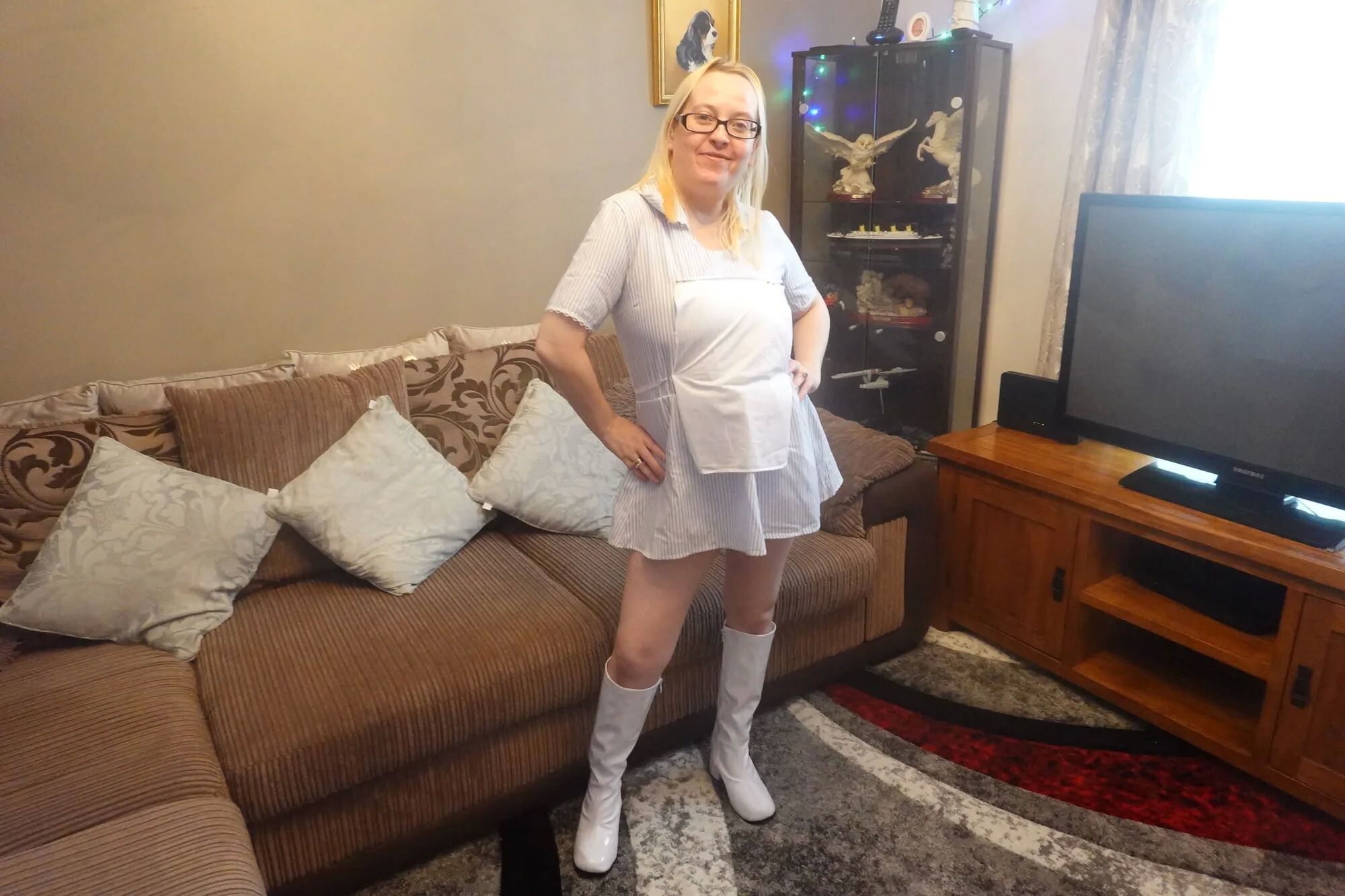 Nurse in Boots - 28 Pics
