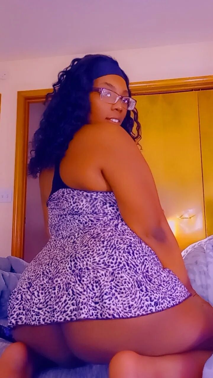 Just trying 2 find out how many dicks I can satisfy in a day - 40 Pics