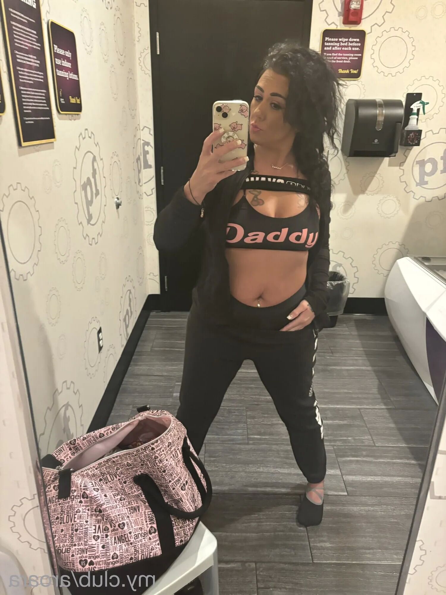 Aroara Free Photos - 16 Pics