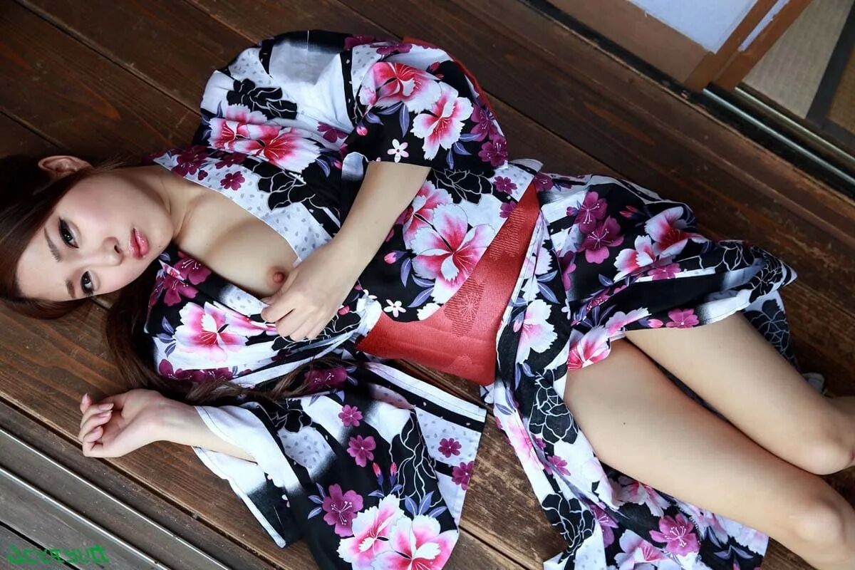 Maki Horiguchi :: Summer Nude: Yukata Dating - CARIBBEANCOM - 21 Pics