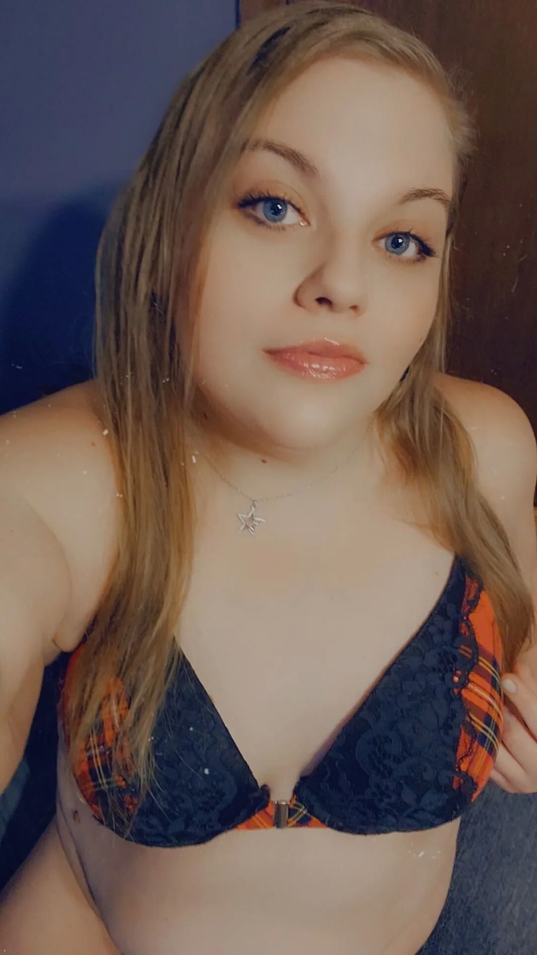 Sexy bbw chubby milf showing off for you - 21 Pics