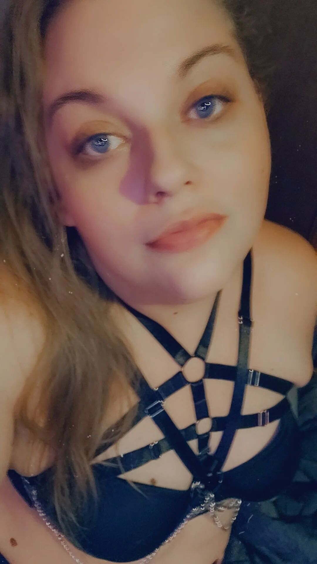 Sexy bbw chubby milf showing off for you - 21 Pics