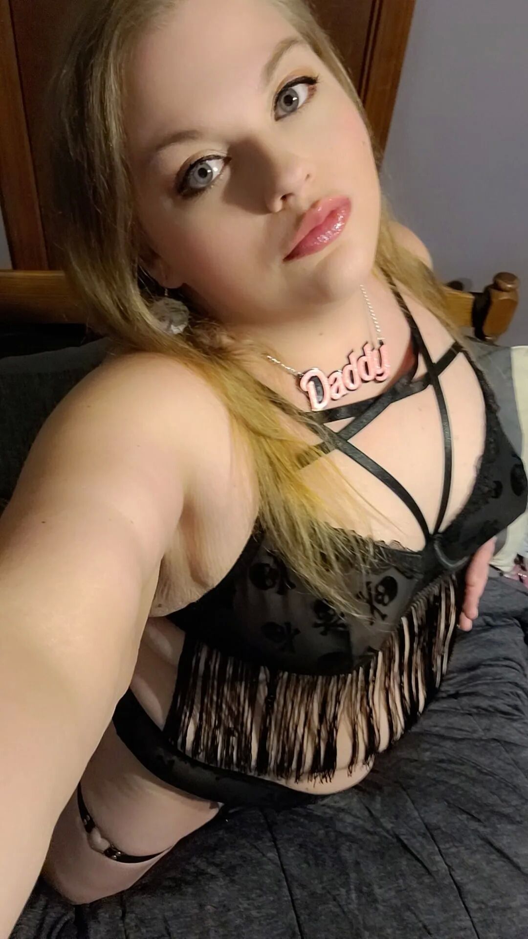 Bbw milf in sexy Halloween lingerie - 12 Pics