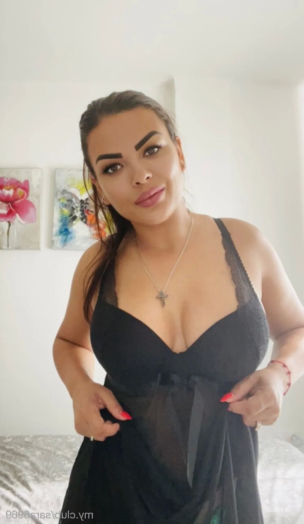 Sara Free Photos - 7 Pics
