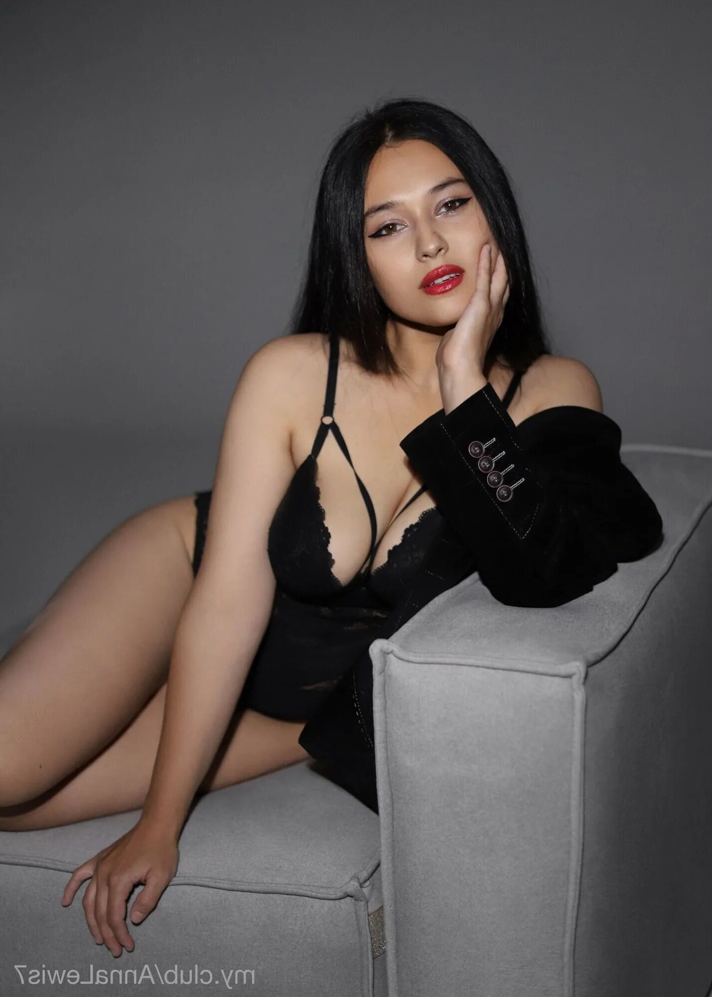 Anna Free Photos - 11 Pics
